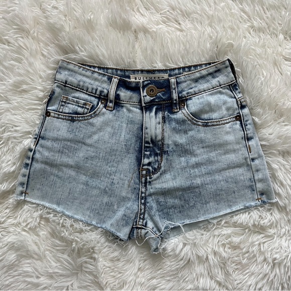 Bullhead Denim Co. Frayed High-Waisted Light Wash Jean Shorts Size 00 - Picture 1 of 15
